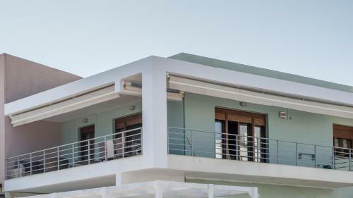 White Crystal Beachfront Apartment