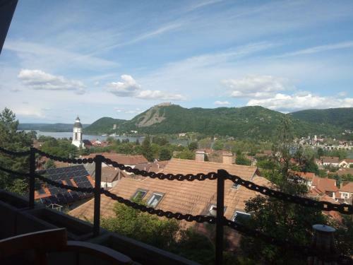V4 Kil�t�terasz Apartmanok Emelet