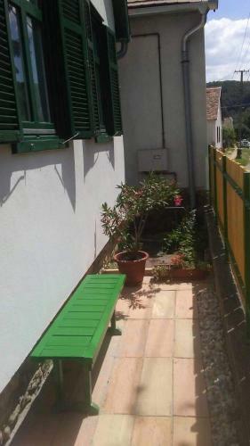 Apartamento �b�nyai P�th-lak