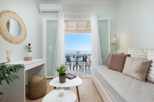 Marina Beachfront Apartment By Konnect, Ipsos Corfu