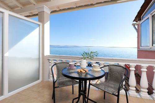 Marina Beachfront Apartment By Konnect, Ipsos Corfu