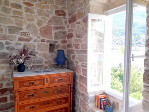 1836 Traditional House