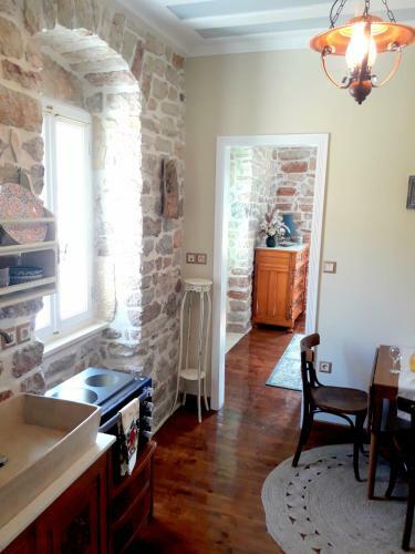 1836 Traditional House