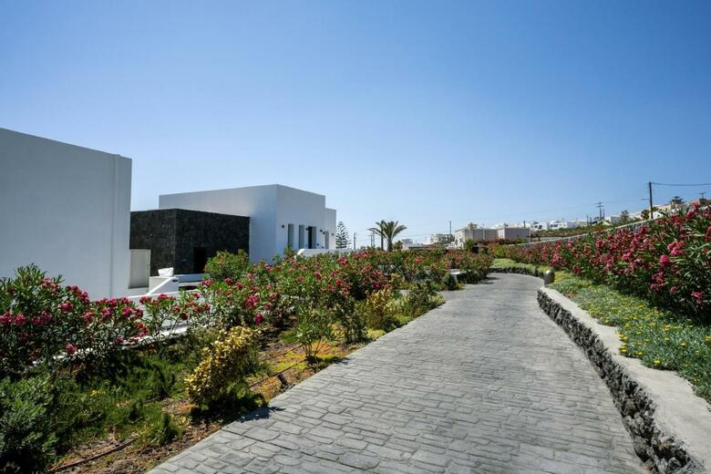 Hotel Cresanto Luxury Suites