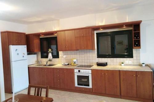 Villa Anna Kalamitsi Ideal For Families