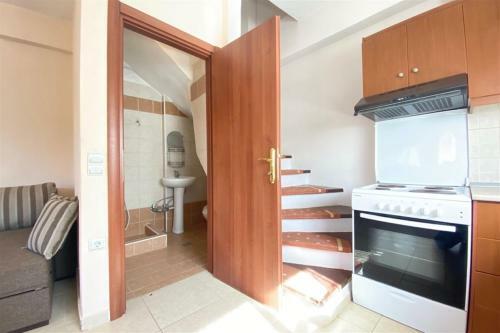 Elpida House On The Beach (2 Bedrooms 6 Guests)