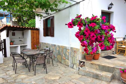 Cozy Traditional House In Thassos, Kallirachi