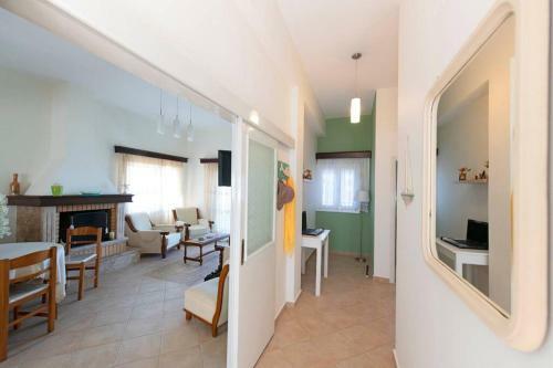 2 Bedroom House With Amazing View In Masouri