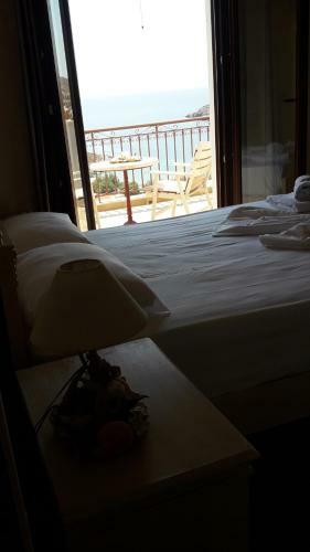 Nikis Seaside House