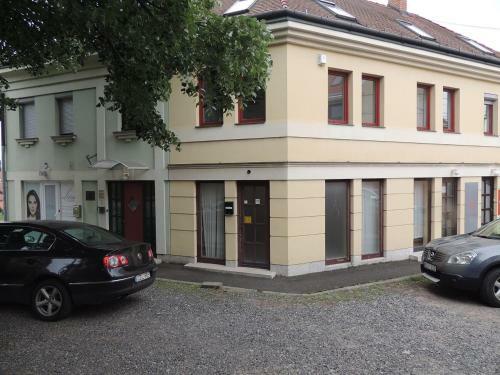 Ramp- Art Apartment