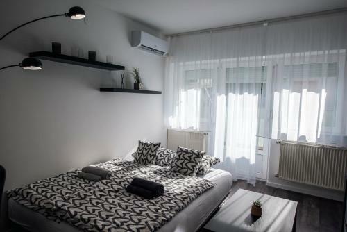 Anavrin Apartman- Csendes Lak�s A Belv�ros K�zep�n