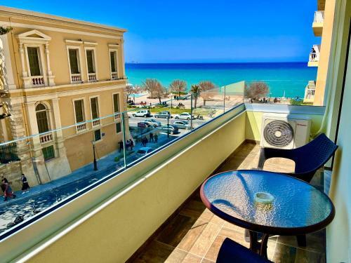 Blue Elegance City Center Heraklion Apartment