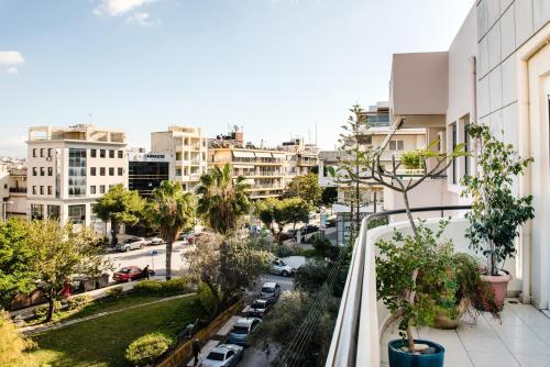 "the Green House" Modern Central Apartment