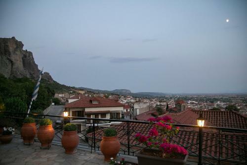 Under The Rocks Meteora Panoramic View Villa