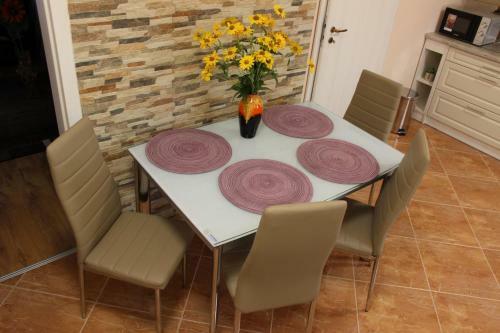 Hostal Ez�stfeny? Vend�gh�z