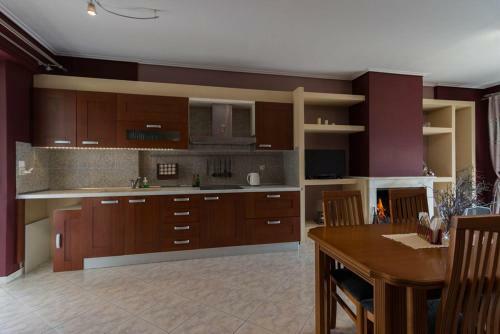 Semiramis Marina Apartment With Fireplace