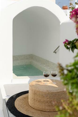 Betty's Home Santorini