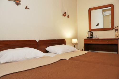 Hostal Guesthouse Bloutsos Rooms
