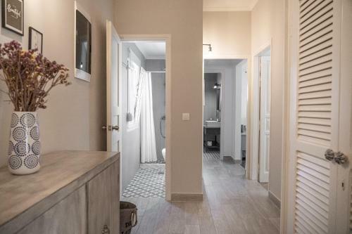 Lefko?s House- Contemporary, Fully Renovated House