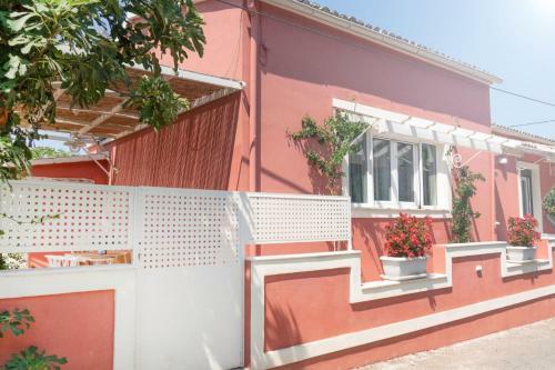 Lefko?s House- Contemporary, Fully Renovated House