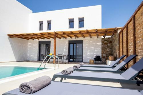 Cato Agro 4, Seafront Villa With Private Pool