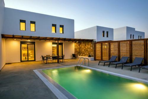 Cato Agro 4, Seafront Villa With Private Pool