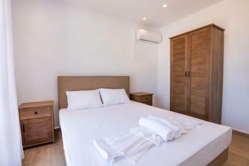 Cato Agro 1, Seafront Villa With Private Pool