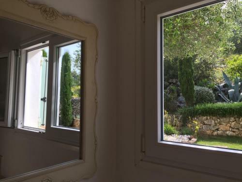 Villa Vraxleri House