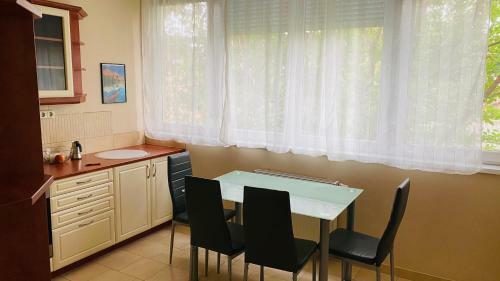 F�r�sz Apartman
