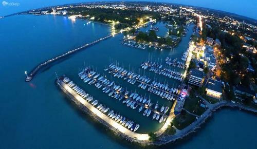 Aranypart Club218 Beatrix Wellness Apartman