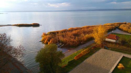 Aranypart Club218 Beatrix Wellness Apartman