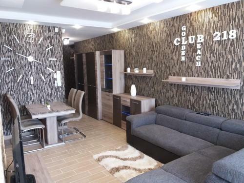 Mf Club 218 Golden Beach Wellness Apartment