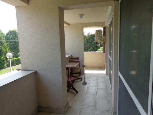 Ez�stpart Apartman