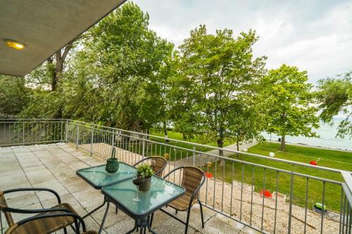 Siesta Sziget - Panor�m�s Balatonparti Apartmanok