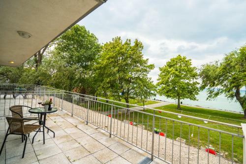 Siesta Sziget - Panor�m�s Balatonparti Apartmanok