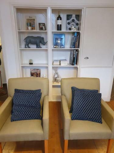 Canal House 8 Person