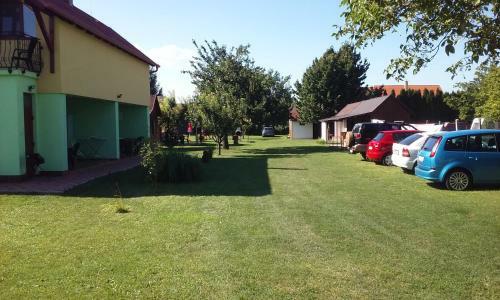 Chatky A Apartm�ny Pod Star�m Orechom - Camp