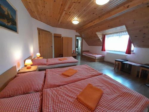 Hostal Penzi�n Bachleda
