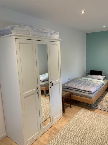 Modernes Haus Auf Gro�em Grundst�ck Im Gr�nen