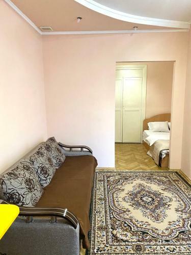 Apartment On Zaliznychna Street