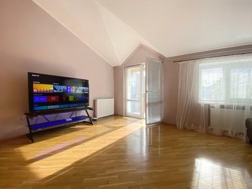 Vip 2 Floors Apartmens On Main Square