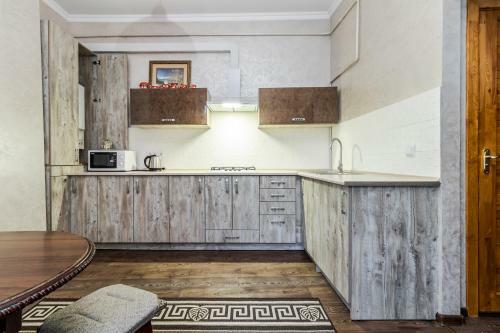 Akademika Hnatyuka Apartment