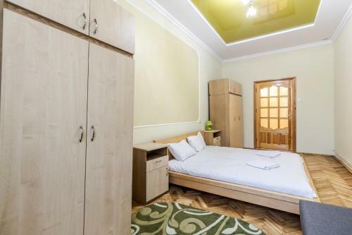 Akademika Hnatyuka Apartment