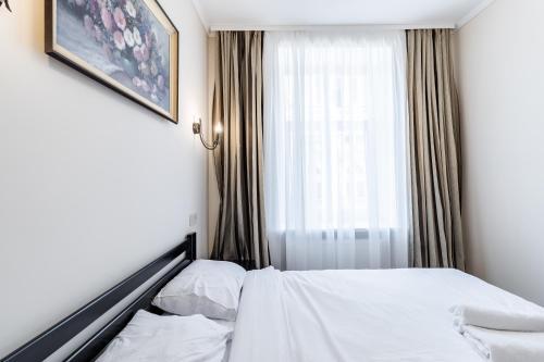 Opera House Apartment 2