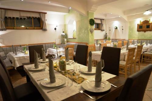 Hostal Gasthof Pension Perauer