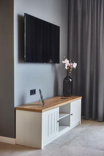 Gagarin Plaza Luxury Sea View Apartments