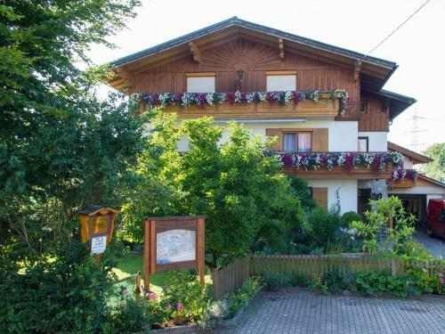 Bed & Breakfast G�stehaus Heidi