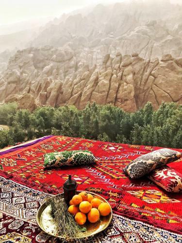 Hostal Monkey Fingers By Fatima Mellal