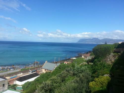 Seaview Apartment In Muizenberg