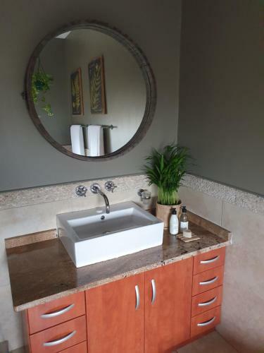 Komorebi - Luxury 4 Br In Tranquil Nature Estate.